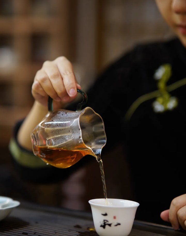 九龙城区如何约到鸡公司/九龙城区咋约得便宜的鸡怎么约/约的鸡公司fds
